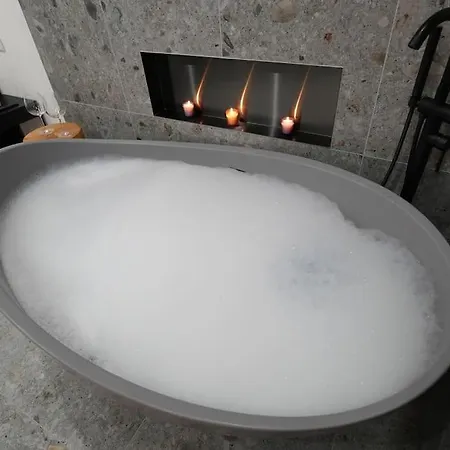 Apartment Mit Badewanne, Kamin Und Parkplatz *