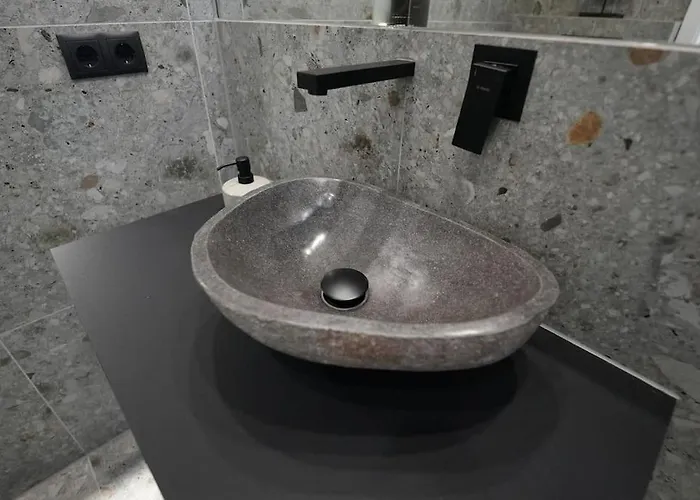 Appartamento Mit Badewanne, Kamin Und Parkplatz