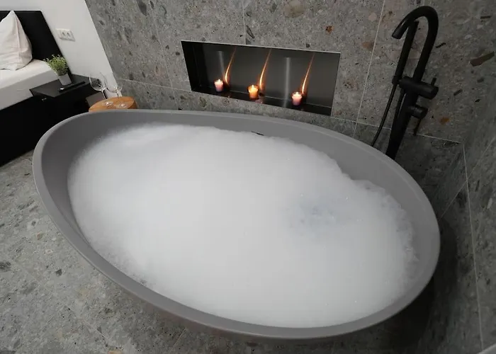 Appartamento Mit Badewanne, Kamin Und Parkplatz *