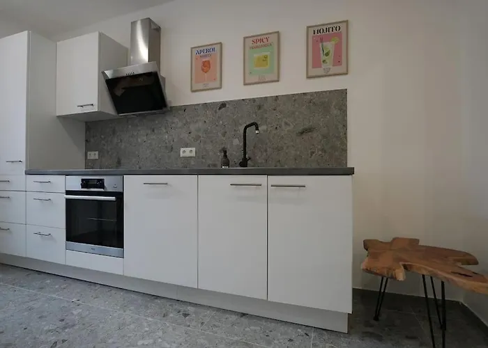 Mit Badewanne, Kamin Und Parkplatz Graz