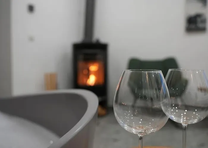 Mit Badewanne, Kamin Und Parkplatz Appartement *